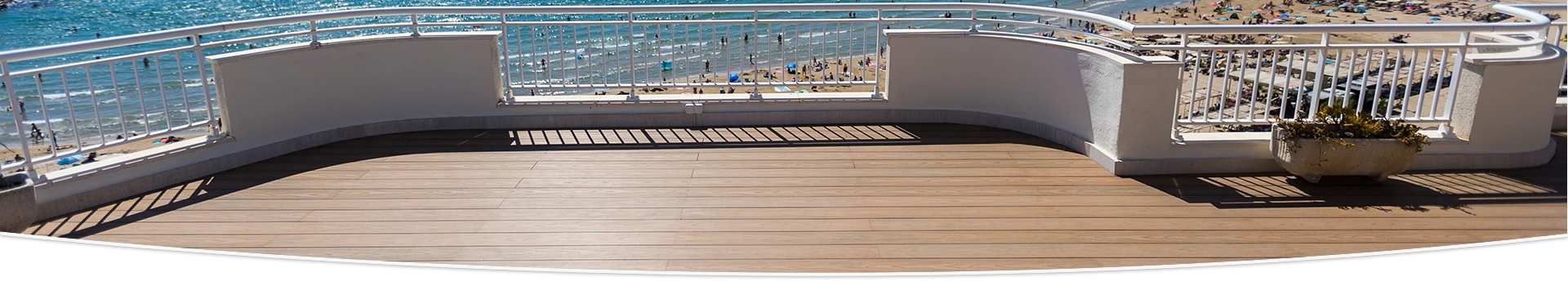 Tarima composite para exteriores sin mantenimiento Tarima composite para terrazas y jardines